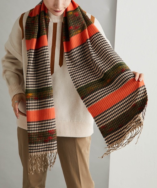 ear PAPILLONNER(イアパピヨネ)の「【P.CORNILLON(ピーコルニヨン)】ボーダーチェックストール(ストール/ショール・レディース・パープル/オレンジ・FREE)」の11枚目の写真