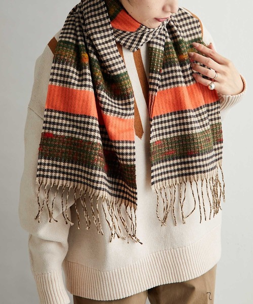 ear PAPILLONNER(イアパピヨネ)の「【P.CORNILLON(ピーコルニヨン)】ボーダーチェックストール(ストール/ショール・レディース・パープル/オレンジ・FREE)」の22枚目の写真