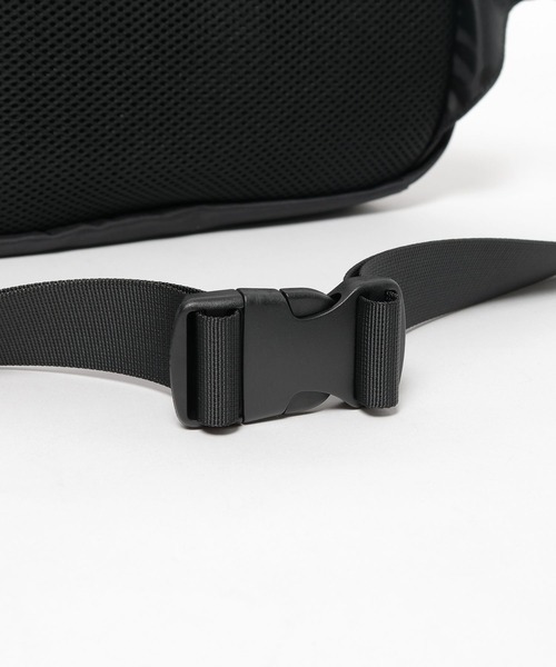 BAYFLOW（ベイフロー）の「マルチWAYウエストバック（ボディバッグ/ウエストポーチ・メンズ・ブラック/グレー・FREE）」の14枚目の写真