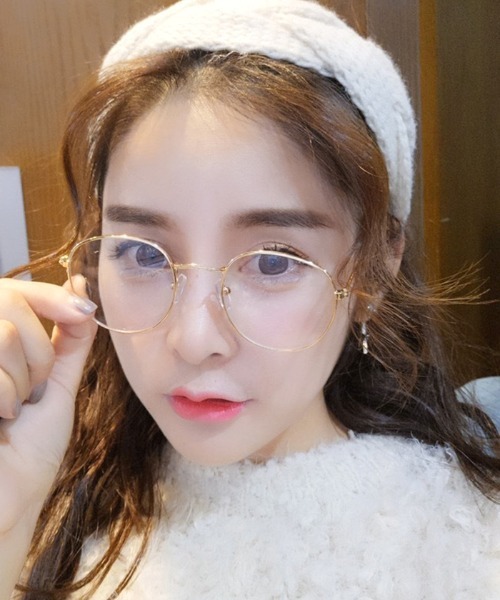 Futier land（フューティアランド）の「スリムフレームラウンド伊達メガネ（メガネ・レディース・ゴールド/ブラック/シルバー・FREE）」の5枚目の写真