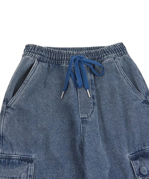 PUNYUS（プニュズ）の「デニムカーゴパンツ（デニムパンツ・レディース・ブラック/ライトブルー・1/2/3/4）」の8枚目の写真