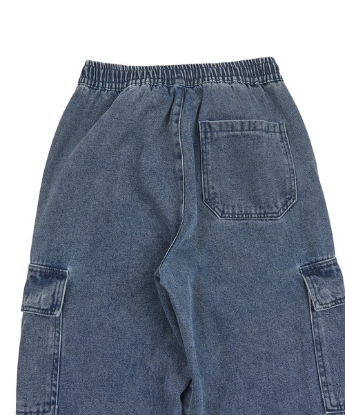 PUNYUS（プニュズ）の「デニムカーゴパンツ（デニムパンツ・レディース・ブラック/ライトブルー・1/2/3/4）」の11枚目の写真