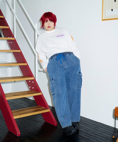 PUNYUS（プニュズ）の「デニムカーゴパンツ（デニムパンツ・レディース・ブラック/ライトブルー・1/2/3/4）」の10枚目の写真