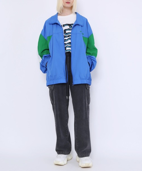 PUNYUS（プニュズ）の「デニムカーゴパンツ（デニムパンツ・レディース・ブラック/ライトブルー・1/2/3/4）」の4枚目の写真