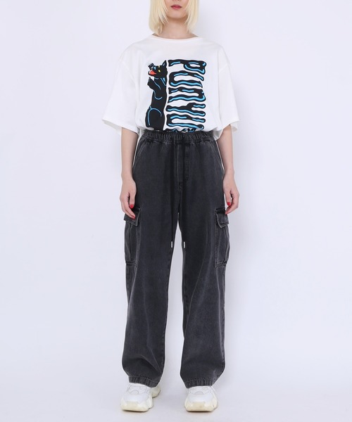 PUNYUS（プニュズ）の「デニムカーゴパンツ（デニムパンツ・レディース・ブラック/ライトブルー・1/2/3/4）」の3枚目の写真