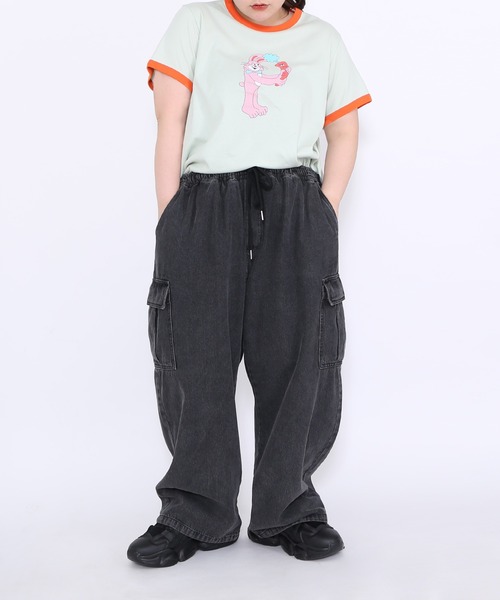 PUNYUS（プニュズ）の「デニムカーゴパンツ（デニムパンツ・レディース・ブラック/ライトブルー・1/2/3/4）」の5枚目の写真