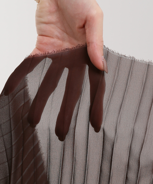 L’Appartement（アパルトモン）の「LOYD/FORD PLEATED DRESS◆（ワンピース・レディース・ブラウン・FREE）」の14枚目の写真