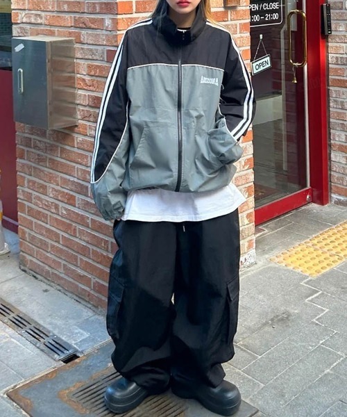 Dalfwin（ダールフィン）の「韓国ファッションARIZONA配色アノラックトラックジャケット（ブルゾン・レディース・ネイビー/カーキ・FREE）」の20枚目の写真