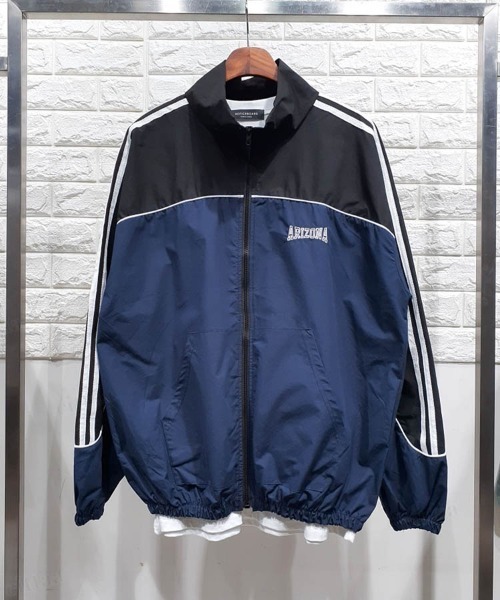 Dalfwin（ダールフィン）の「韓国ファッションARIZONA配色アノラックトラックジャケット（ブルゾン・レディース・ネイビー/カーキ・FREE）」の5枚目の写真