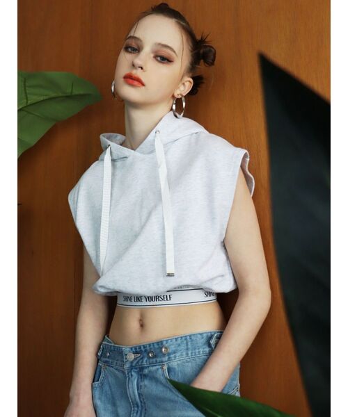 EVRIS（エヴリス）の「ロゴデザインコンパクトフーディ（スウェット・レディース・ブラック/ホワイト/グレー・FREE）」の16枚目の写真