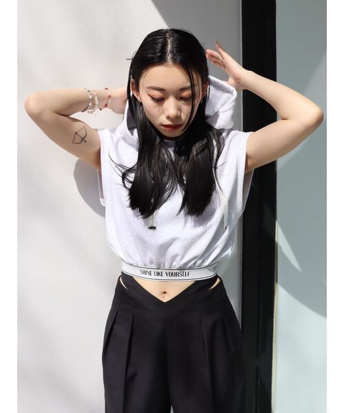 EVRIS（エヴリス）の「ロゴデザインコンパクトフーディ（スウェット・レディース・ブラック/ホワイト/グレー・FREE）」の13枚目の写真