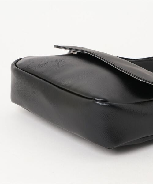 英国発 【 】 ミニマル ショルダーバッグ 日本限定】EXECUTIVE スクエア ショルダーバッグ(ブラック