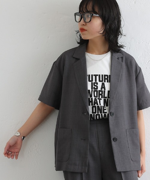 COLONY 2139(コロニートゥーワンスリーナイン)の「リネンライク半袖ジャケットシャツ(テーラードジャケット・レディース・チャコールグレー/グレイッシュベージュ/ネイビー・SMALL/MEDIUM)」の2枚目の写真