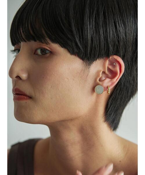 AMERICAN HOLIC(アメリカンホリック)の「シェルサークル×キャッチレスフープピアスセット(ピアス(両耳用)・レディース・ゴールド/シルバー・FREE)」の1枚目の写真