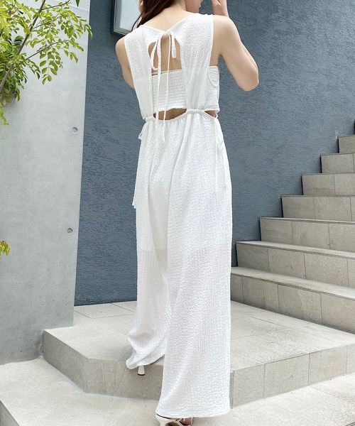 Chico（チコ）の「BACKサイド開きサロペット（サロペット/オーバーオール・レディース・ホワイト/ブラック/グリーン系その他・FREE）」の2枚目の写真