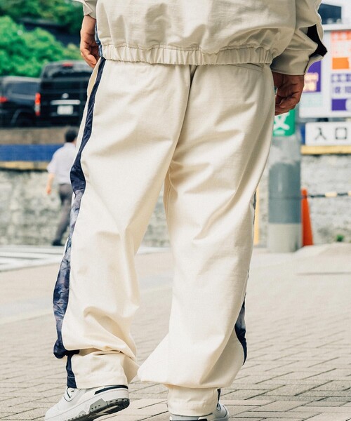 NineMicrophones(ナインマイクロフォンズ)の「CHUSEN BAGGY PANTS(その他パンツ・メンズ・ブラック/アイボリー・LARGE/MEDIUM/X-LARGE)」の21枚目の写真