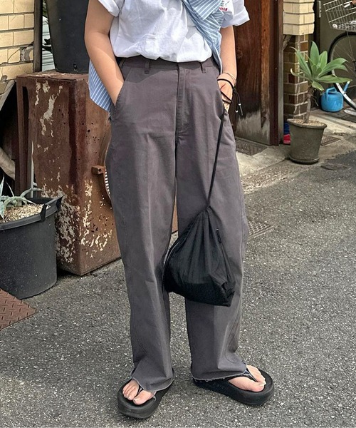 CPCM（シーピーシーエム）の「裾フリンジチノパンツ（チノパンツ・レディース・ベージュ/グレー/ブラック・SMALL）」の2枚目の写真