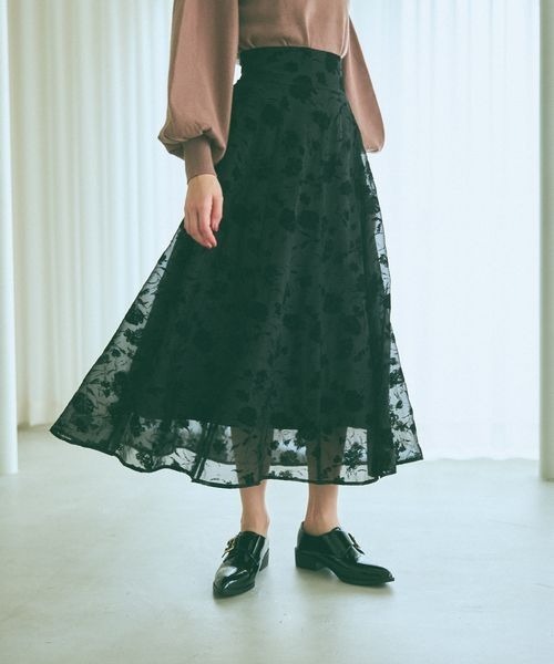 mysty woman（ミスティウーマン）の「フロッキープリントフレアスカート　972147（スカート・レディース・ブラック/ライトベージュ/グリーン・FREE）」の2枚目の写真