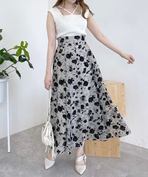 mysty woman（ミスティウーマン）の「フロッキープリントフレアスカート　972147（スカート・レディース・ブラック/ライトベージュ/グリーン・FREE）」の10枚目の写真