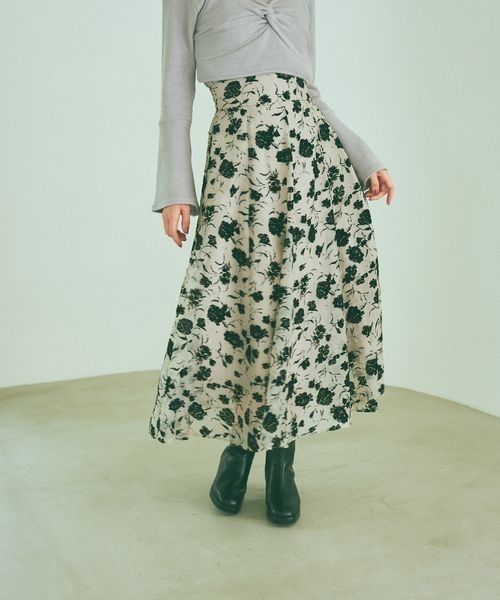 mysty woman（ミスティウーマン）の「フロッキープリントフレアスカート　972147（スカート・レディース・ブラック/ライトベージュ/グリーン・FREE）」の13枚目の写真