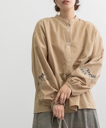 袖ボタニカル刺繍ランタンスリーブブラウス