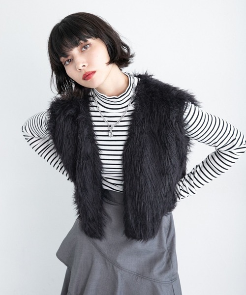 PAGEBOY（ページボーイ）の「モンスターフェザーベスト（ベスト・レディース・オフホワイト/ブラック/ターコイズブルー・FREE）」の17枚目の写真