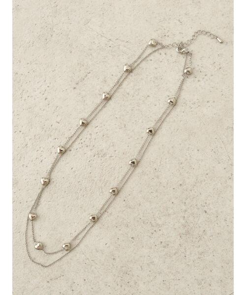 earth music&ecology（アースミュージックアンドエコロジー）の「ハート飛ばしチェーン2連ネックレス（ネックレス・レディース・ゴールド/シルバー・FREE）」の2枚目の写真