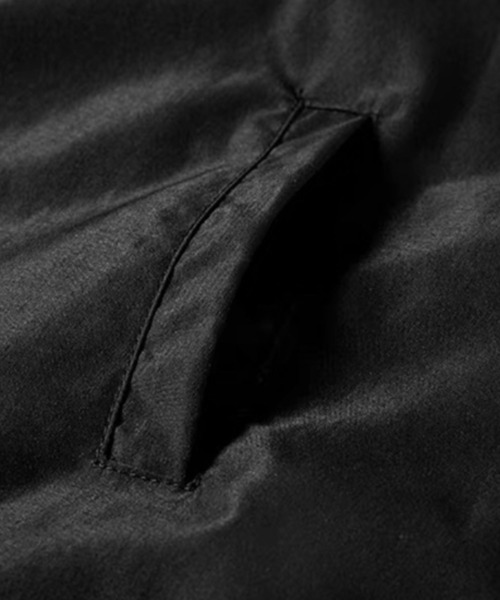 Theater code（シアターコード）の「△high neck track jacket