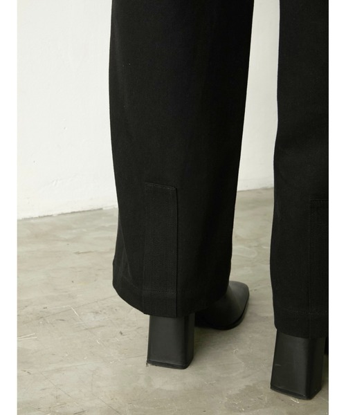 LA PEAU DE GEM（ラポドゥジェム）の「【LA PEAU DE GEM】タックチノデニムパンツ（デニムパンツ・レディース・ブラック/キャメル・1/2）」の4枚目の写真