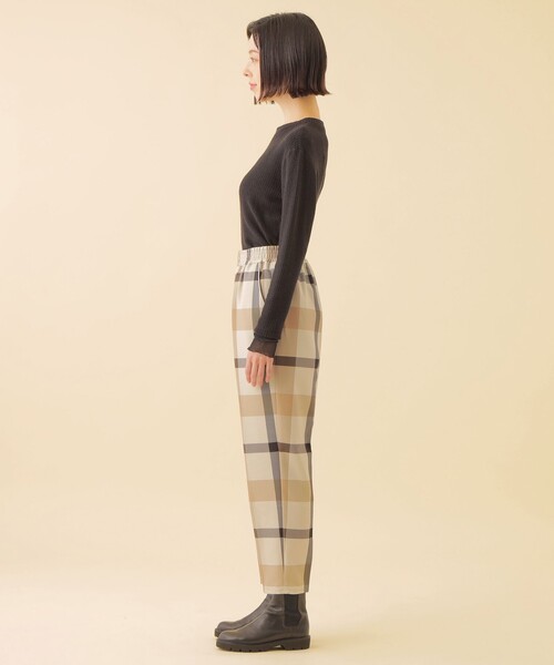 CB CRESTBRIDGE(シービークレストブリッジ)の「クレストブリッジチェックイージーテーパードパンツ(その他パンツ・レディース・ライトベージュ/ダークネイビー・S/M)」の10枚目の写真