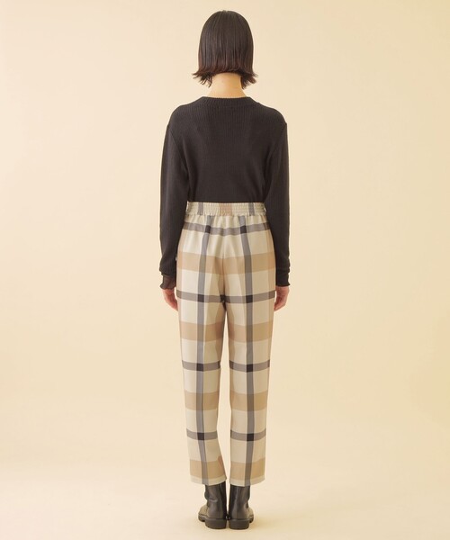 CB CRESTBRIDGE(シービークレストブリッジ)の「クレストブリッジチェックイージーテーパードパンツ(その他パンツ・レディース・ライトベージュ/ダークネイビー・S/M)」の11枚目の写真