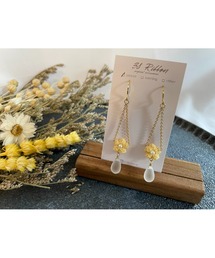 【38ribbon】小花とチェコビーズのロングピアス(MA)