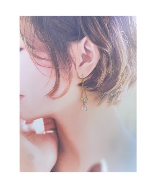 tone（トーン）の「【38ribbon】小花とチェコビーズのロングピアス(MA)（ピアス（両耳用）・レディース・オレンジ/イエロー/ベージュ/ホワイト・FREE）」の11枚目の写真