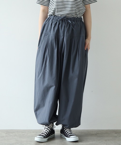 bulle de savon（ビュルデサボン）の「tuck tuck パンツ（その他パンツ・レディース・カーキ/ホワイト/ブルーグレー・FREE）」の2枚目の写真