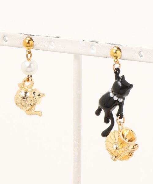 tone(トーン)の「【charme by pimo 】猫紅茶ピアス(MA)(ピアス(両耳用)・レディース・ブラウン/ホワイト/ブラック・FREE)」の2枚目の写真
