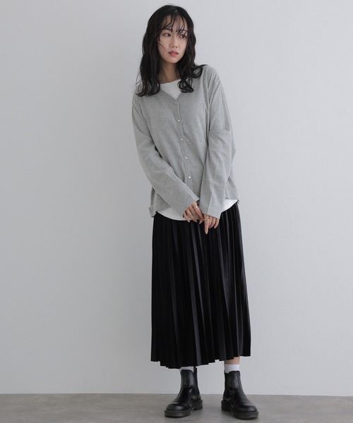 ElegChic(エレグシック)の「パール ボタンカーディガン(Tシャツ/カットソー・レディース・杢グレー/カーキ/ブラック/チャコールグレー/バーガンディー・M/4L/XL)」の4枚目の写真