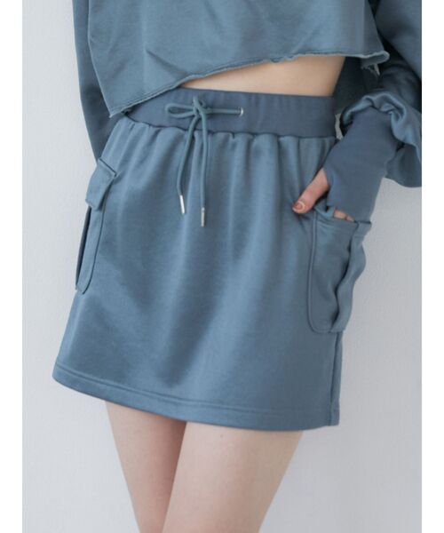 MURUA（ムルーア）の「シャイニーカットミニスカート（スカート・レディース・ライトグレー/ダークグレー/モカ/ブルー・FREE）」の5枚目の写真