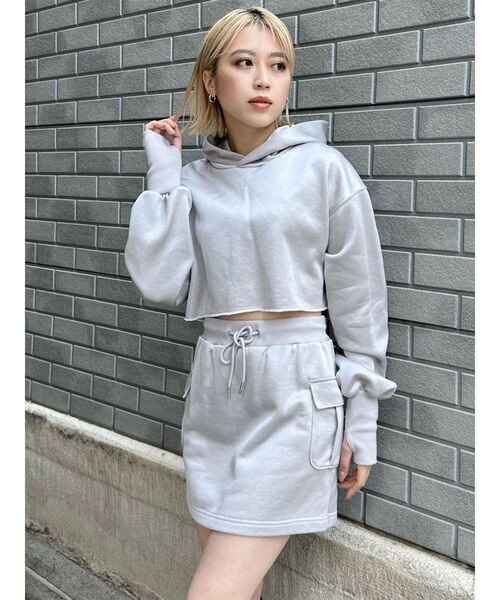 MURUA（ムルーア）の「シャイニーカットミニスカート（スカート・レディース・ライトグレー/ダークグレー/モカ/ブルー・FREE）」の7枚目の写真