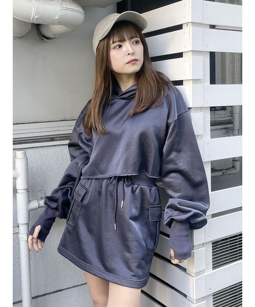 MURUA（ムルーア）の「シャイニーカットミニスカート（スカート・レディース・ライトグレー/ダークグレー/モカ/ブルー・FREE）」の13枚目の写真