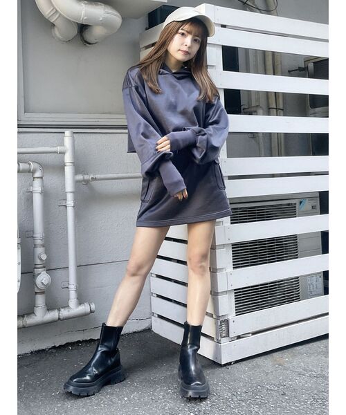 MURUA（ムルーア）の「シャイニーカットミニスカート（スカート・レディース・ライトグレー/ダークグレー/モカ/ブルー・FREE）」の16枚目の写真