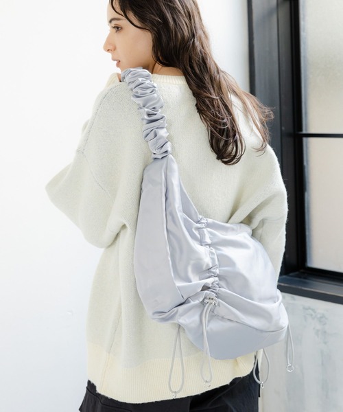 LAKOLE(ラコレ)の「FドロストハーフムーンショルダーBAG / 996083(ショルダーバッグ・レディース・ブラック/グレー/オフホワイト・FREE)」の20枚目の写真