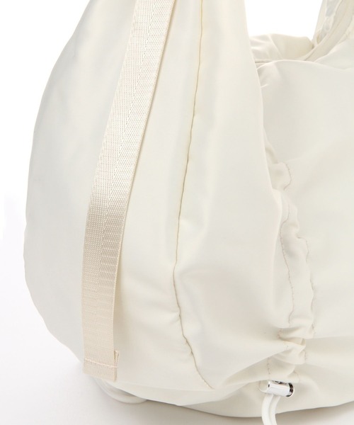 LAKOLE(ラコレ)の「FドロストハーフムーンショルダーBAG / 996083(ショルダーバッグ・レディース・ブラック/グレー/オフホワイト・FREE)」の5枚目の写真