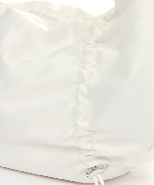 LAKOLE(ラコレ)の「FドロストハーフムーンショルダーBAG / 996083(ショルダーバッグ・レディース・ブラック/グレー/オフホワイト・FREE)」の19枚目の写真