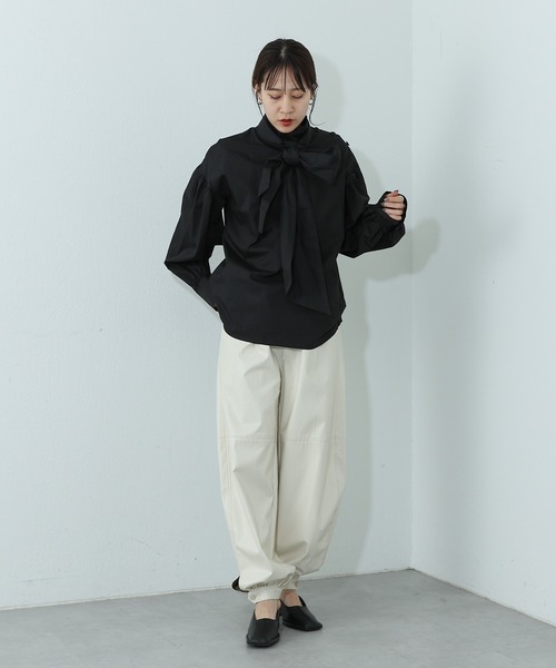 COLONY 2139（コロニートゥーワンスリーナイン）の「スタンドタイブラウス（シャツ/ブラウス・レディース・オフホワイト/ブラック・FREE）」の20枚目の写真