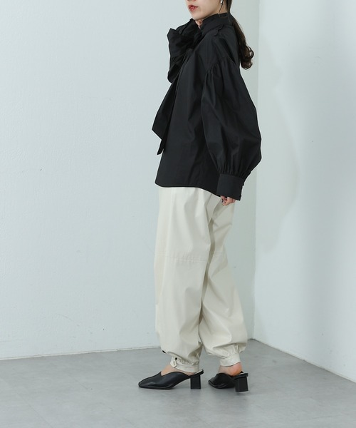 COLONY 2139（コロニートゥーワンスリーナイン）の「スタンドタイブラウス（シャツ/ブラウス・レディース・オフホワイト/ブラック・FREE）」の21枚目の写真