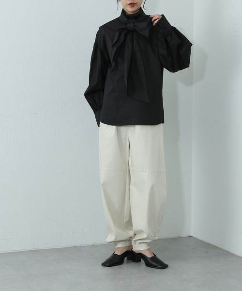 COLONY 2139（コロニートゥーワンスリーナイン）の「スタンドタイブラウス（シャツ/ブラウス・レディース・オフホワイト/ブラック・FREE）」の17枚目の写真
