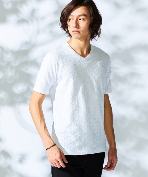 HIDEAWAYS NICOLE（ハイダウェイニコル）の「幾何学柄Ｖネック半袖プルオーバー（Tシャツ/カットソー・メンズ・オフホワイト/ブラック/シルバーグレー/ネイビー/スモークピンク・MEDIUM/LARGE/X-LARGE）」の2枚目の写真