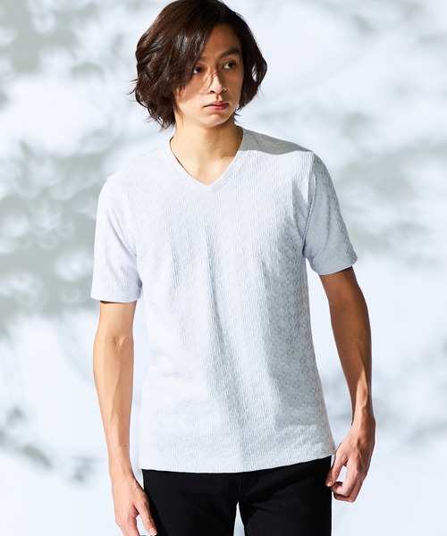 HIDEAWAYS NICOLE（ハイダウェイニコル）の「幾何学柄Ｖネック半袖プルオーバー（Tシャツ/カットソー・メンズ・オフホワイト/ブラック/シルバーグレー/ネイビー/スモークピンク・MEDIUM/LARGE/X-LARGE）」の4枚目の写真