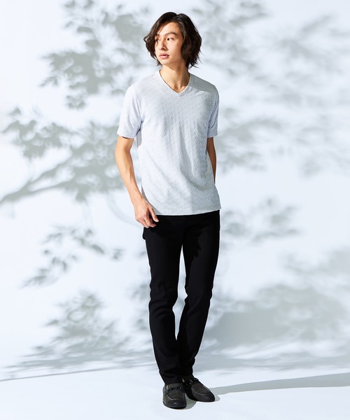 HIDEAWAYS NICOLE（ハイダウェイニコル）の「幾何学柄Ｖネック半袖プルオーバー（Tシャツ/カットソー・メンズ・オフホワイト/ブラック/シルバーグレー/ネイビー/スモークピンク・MEDIUM/LARGE/X-LARGE）」の19枚目の写真