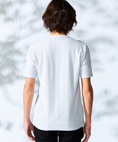 HIDEAWAYS NICOLE（ハイダウェイニコル）の「幾何学柄Ｖネック半袖プルオーバー（Tシャツ/カットソー・メンズ・オフホワイト/ブラック/シルバーグレー/ネイビー/スモークピンク・MEDIUM/LARGE/X-LARGE）」の12枚目の写真